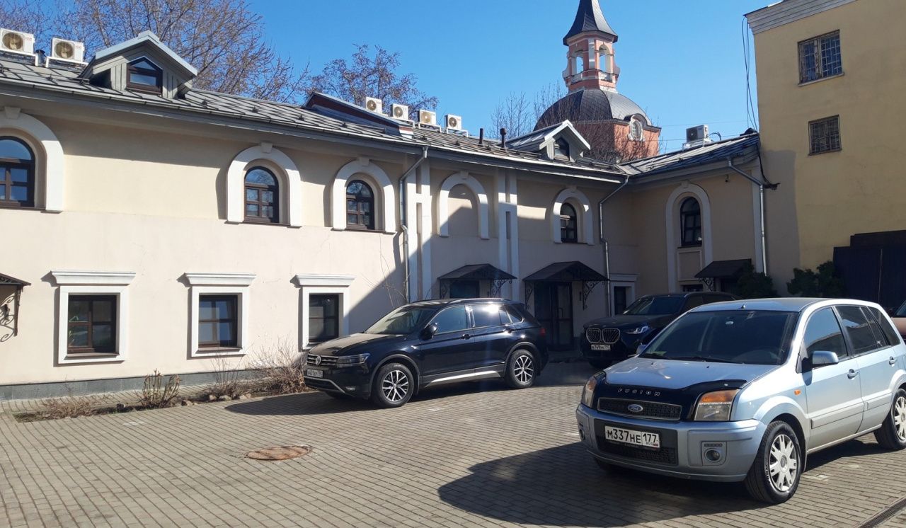фасад дома, здание по адресу г Москва, ул Новая Басманная, д 9 стр 4 